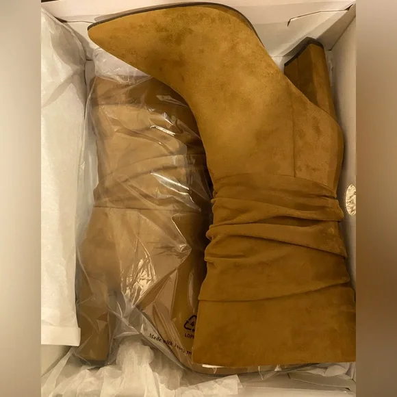 BRAND NEW Nine West Suede Boots - Picture 2 of 3